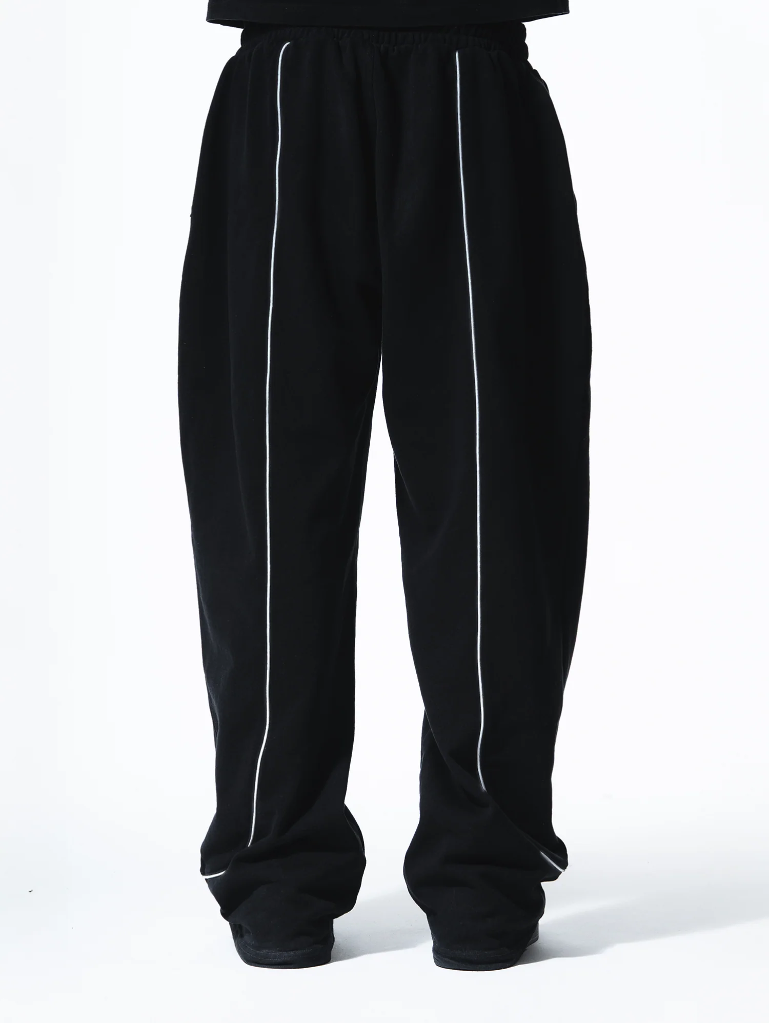 Reflective Sweatpants Black - Image 3