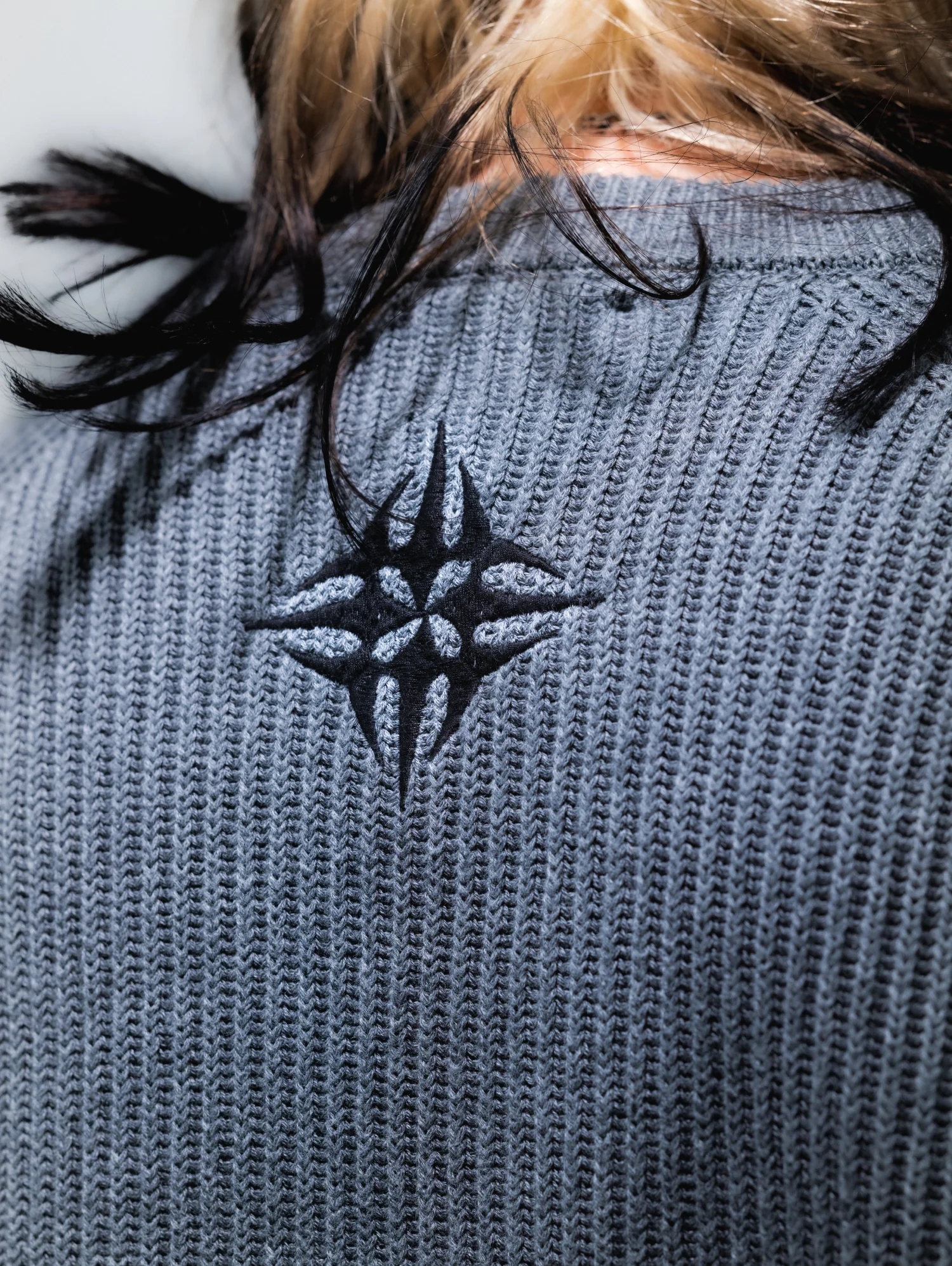 Sovereign Knit Grey - Image 10