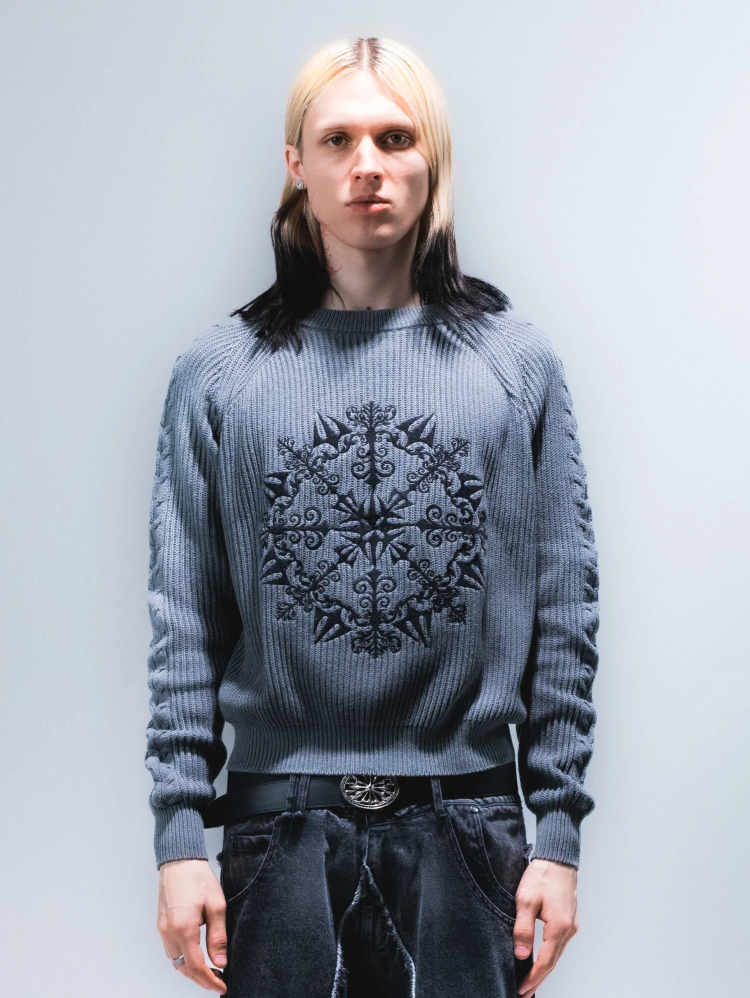 Sovereign Knit Grey - Image 5