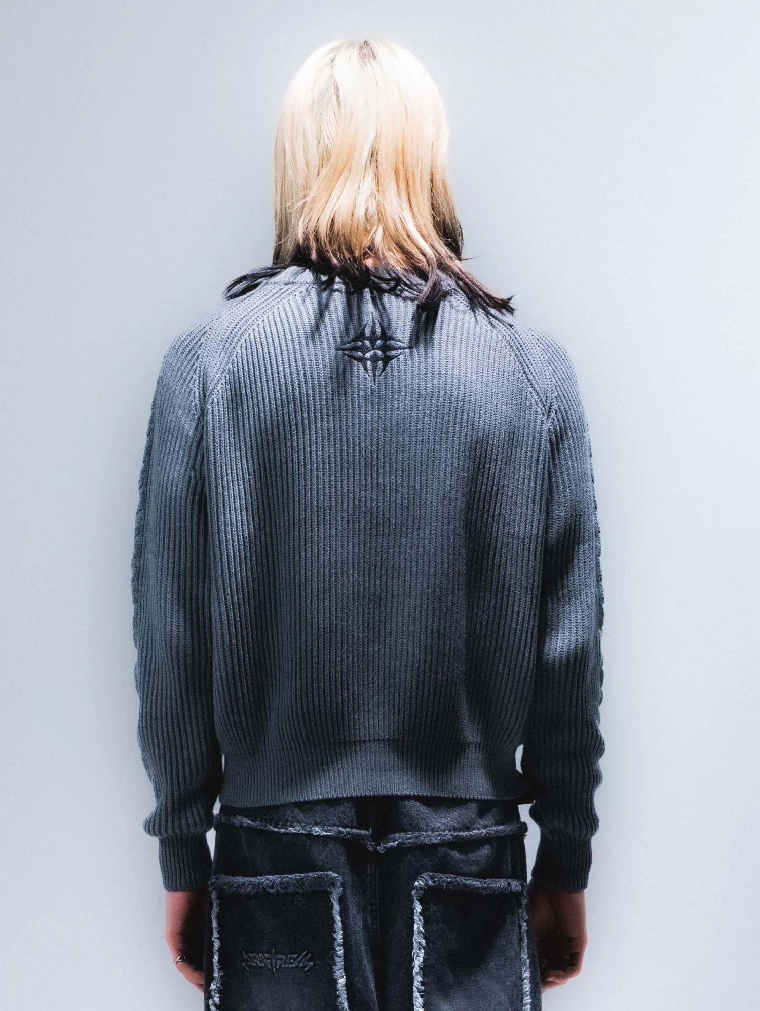 Sovereign Knit Grey - Image 7
