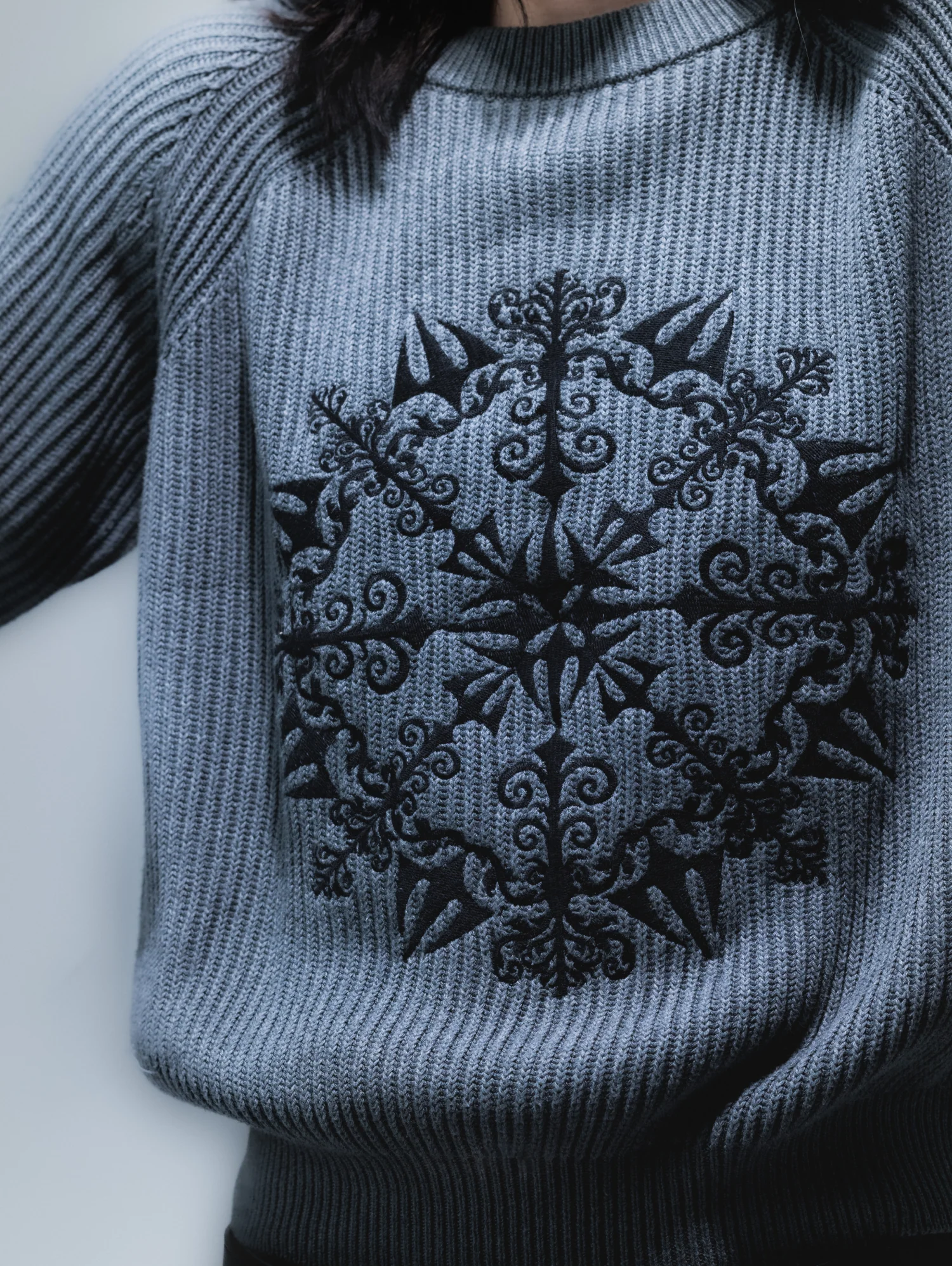 Sovereign Knit Grey - Image 8