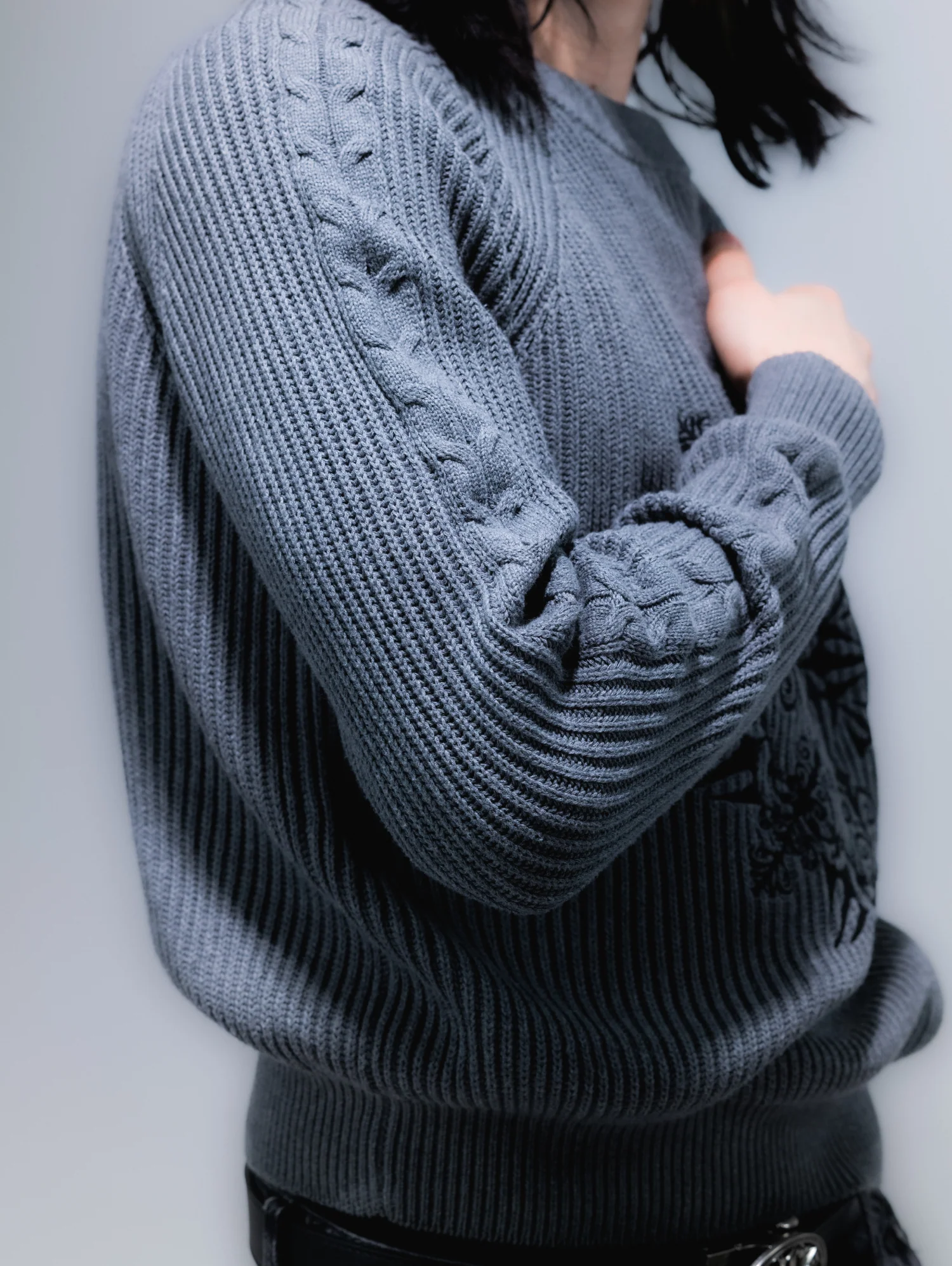 Sovereign Knit Grey - Image 9