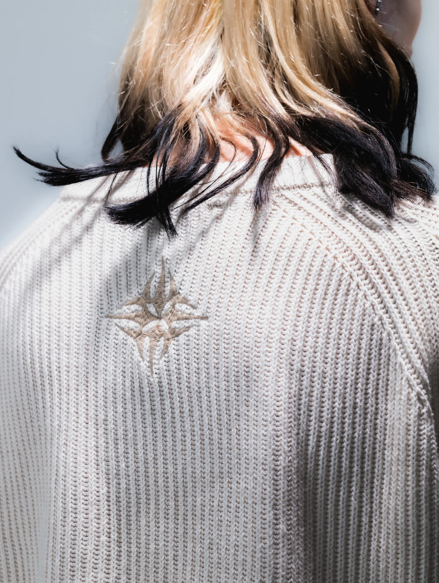 Sovereign Knit Cream - Image 10
