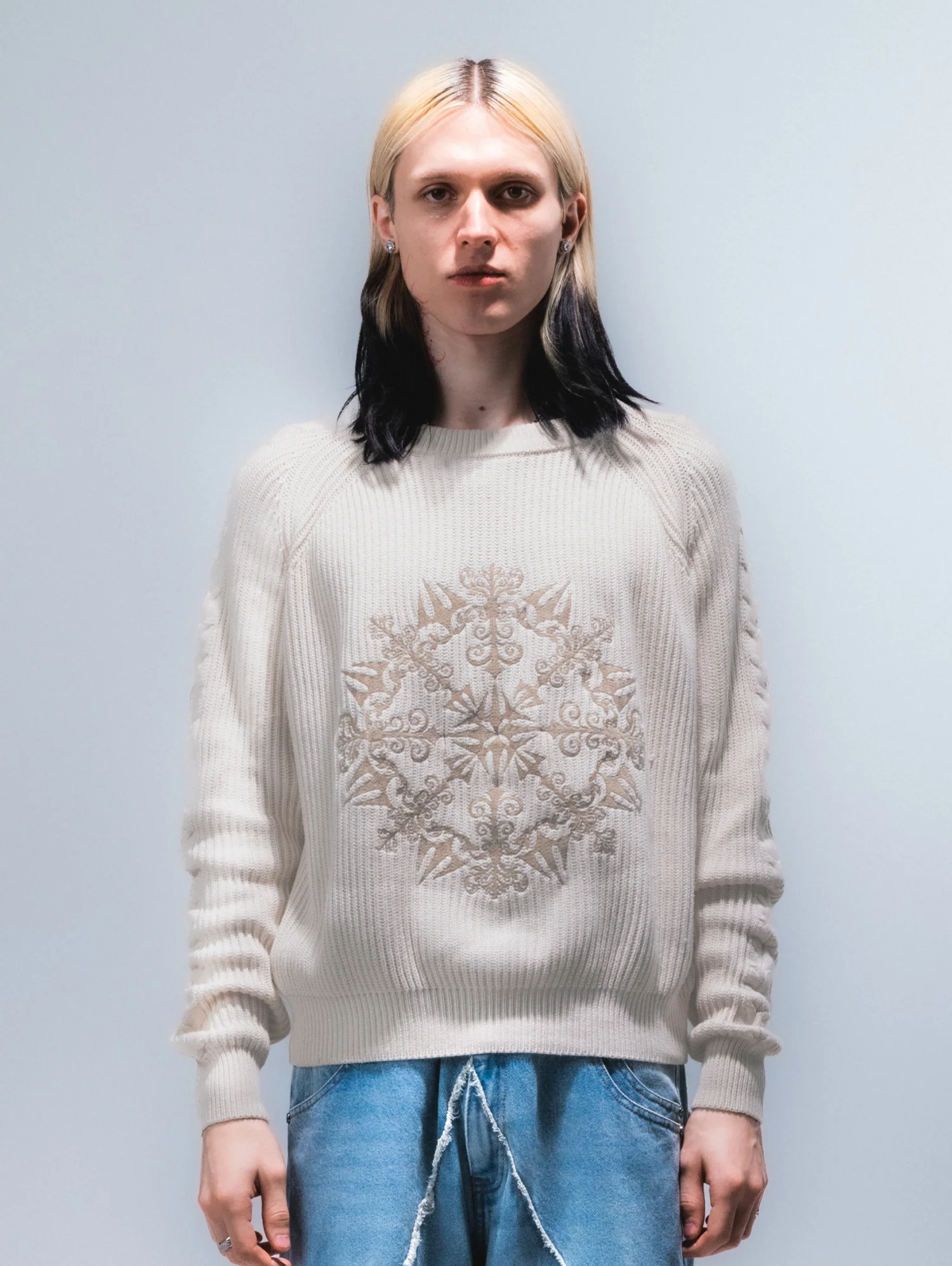 Sovereign Knit Cream - Image 5