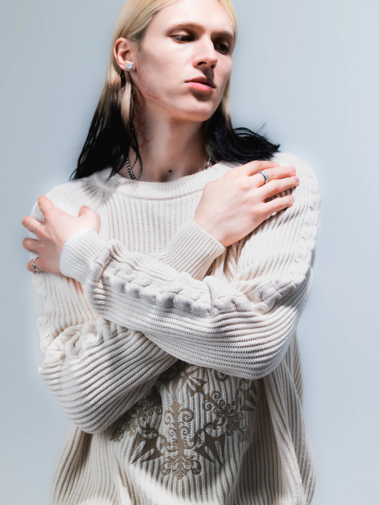 Sovereign Knit Cream - Image 9
